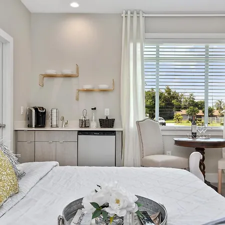 Centrally Located Guest Suite Retreat-3