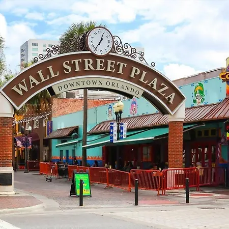 Entire Deluxe Studio In Orlando Near Disney Universal Studio Airpot And The Convention Center-3
