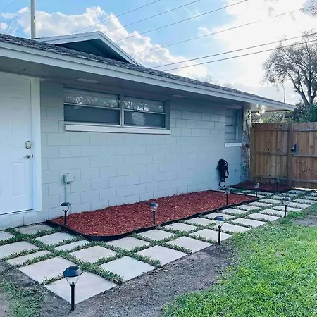 Entire Deluxe Studio In Orlando Near Disney Universal Studio Airpot And The Convention Center-2