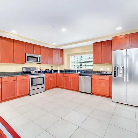 Near Disney - 4Br Townhome - Resort & Pool Access-3