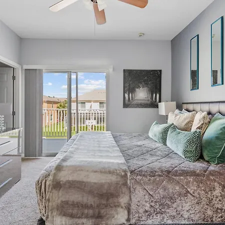 Modern Decor 3 Bedroom Perfect For 8 People Sr1543-2