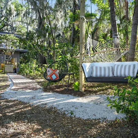 Spring-Fed Lake Waterfront King Bed Suites Pet Friendly-3