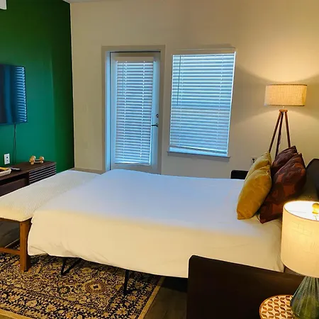 Complete Cozy 2Bed Apartment 10 Min To Parks Allows Pet, Resort-Style Amenities-3