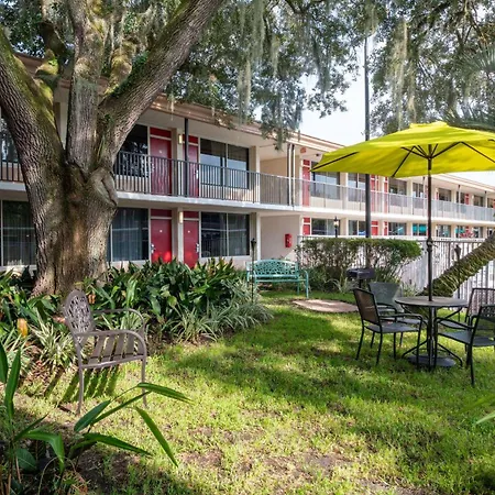 Ramada By Wyndham Kissimmee Gateway - Free Theme Park Shuttle-2