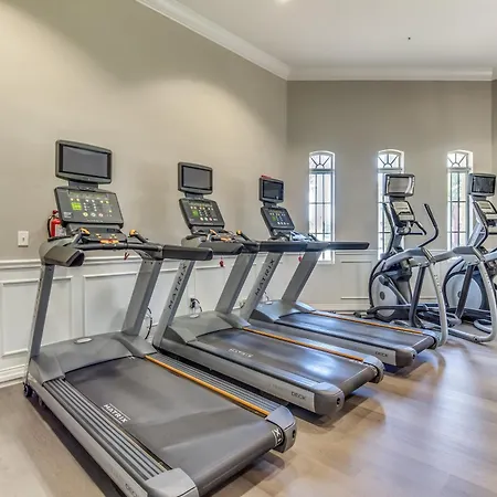 Spacious Townhome wPatio Garage Sleeps10-3