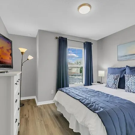 4 Bedrooms - 3 Bathrooms - Paradise Palms 8955 Cp-2
