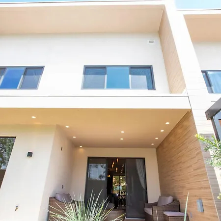 Luxury 4 Bedroom Home Close To Disney 7487-3