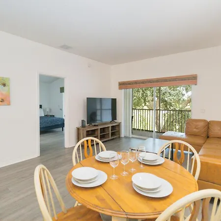 Huge Screened Patio That Overlooks Lake Buck, Near Famous Attractions!!-3