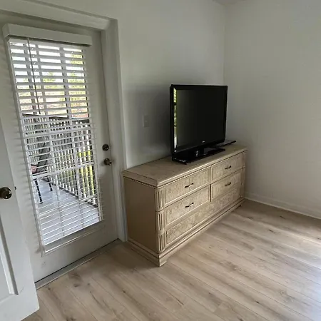 All Furnished Condo -Than 10 Min From Major Parks!-2