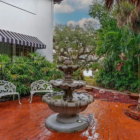 4,800 sf Estate Pool Lake Weddings&Events-2