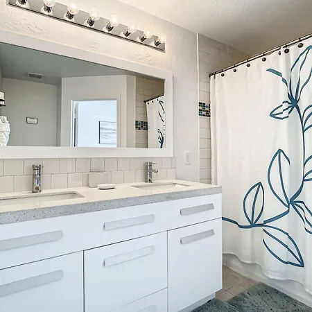 3 Bed Windsor Hills Townhome By Clubhouse & Pool 3 Bedroom Townhouse-2