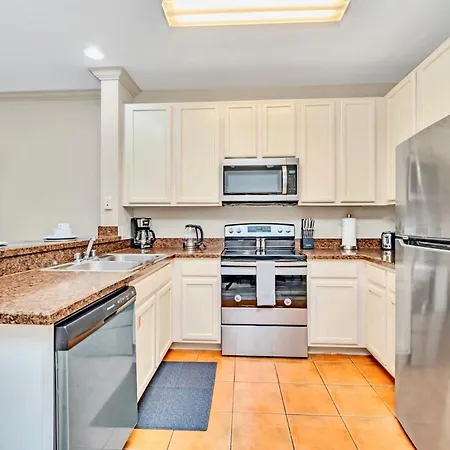 Spacious 2Br Condo With Pool , Near Disney!-2