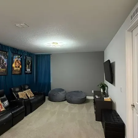 Encore Resort 8 Bedroom Home With Pool 2114-3