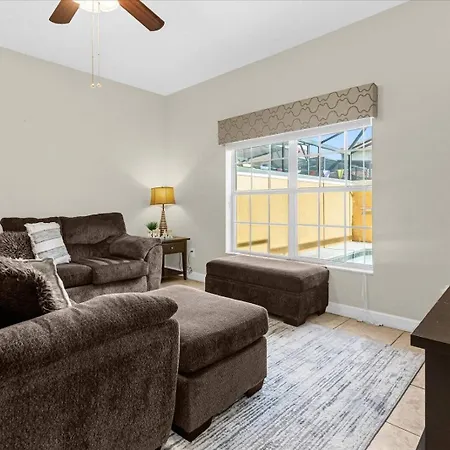 4 Bedrooms 3 Bathrooms Paradise Palms 8963 Cat-3