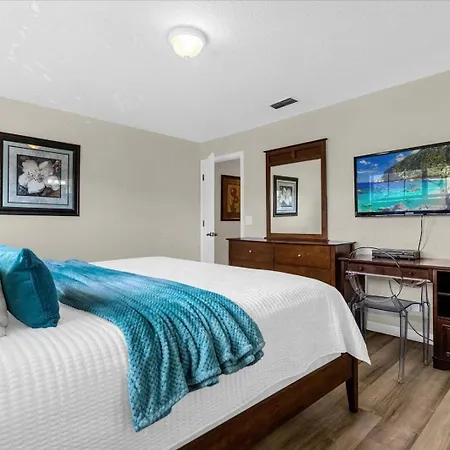 4 Bedrooms 3 Bathrooms Paradise Palms 8963 Cat-2