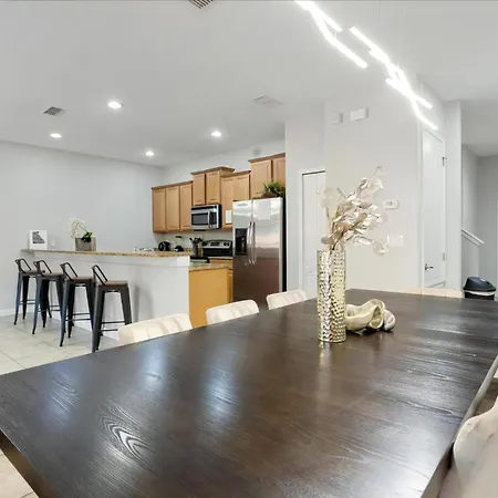 4 Bedrooms 3 Bathrooms Paradise Palms 8974 Mp-3