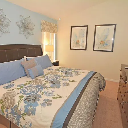 Stunning 5 Bed Pool Home In Indian Creek Kissimmee Fl-2