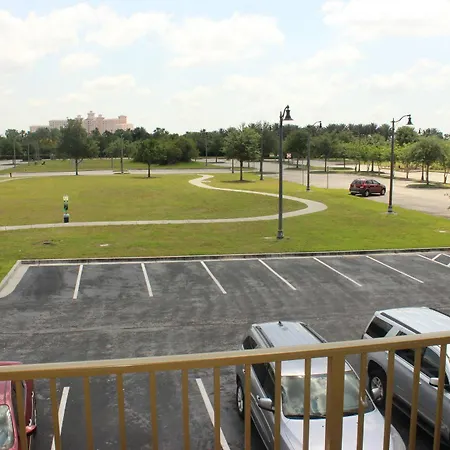 Aco Universal Boulevard-2