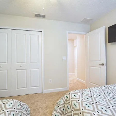 Storey Lake-6 Bedroom Pool Home- 1652St-2