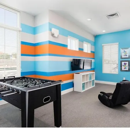 Dream Townhome With Balcony Summerville Su7576-3
