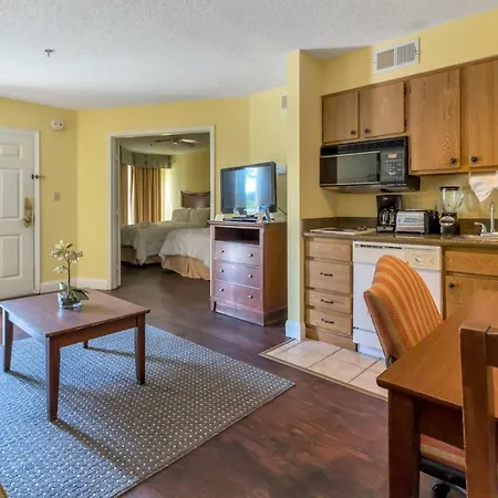 Studio With Double Bed And Community Pool Miles From Disney!-3