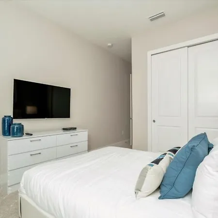 Amazing Location Modern Townhome Close To Disney-3