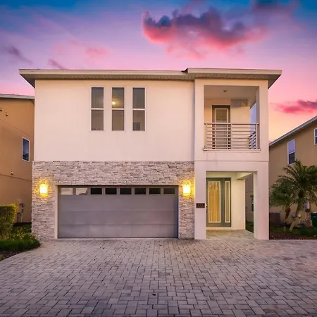 Beautiful Home Near Disney! Media Room, Water Park, Private Pool - 211L 1012-3