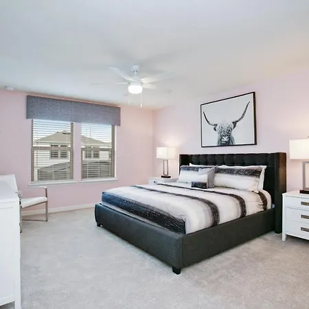 8923 Sydney Ave-3