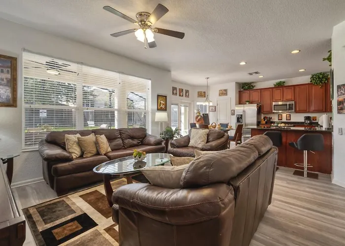 Upgraded Home With Private Pool