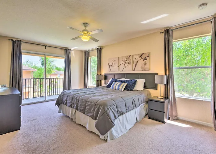 Vibrant Resort Townhome With Patio, 3 Mi To Disney!