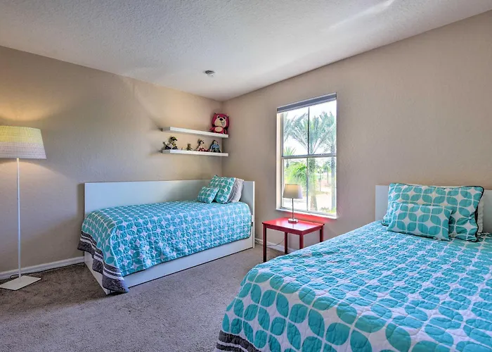Vibrant Resort Townhome With Patio, 3 Mi To Disney!