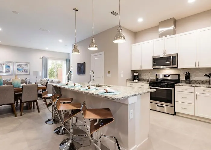 Pet friendly 4 Bedroom 4 Ba Deluxe Villa 5 Min To Disney Vacation In Style Orlando