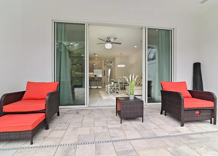 New Cozy & Spacious Townhouse Near Disney - 4Br, 3Fb, And Pool