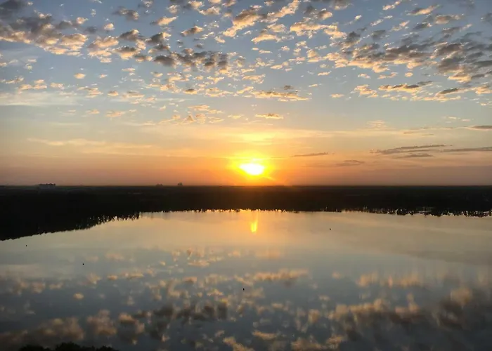 Luxury Condo W/ Huge Private Balcony On Lake Bryan Orlando