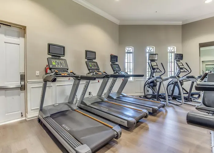 Beautiful 3-Story Vista Cay Townhome Near Disney