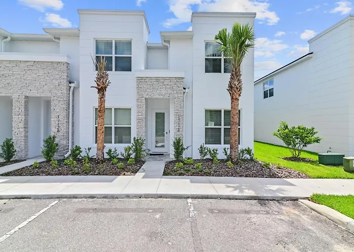 New Cozy & Spacious Townhouse Near Disney - 4Br, 3Fb, And Pool