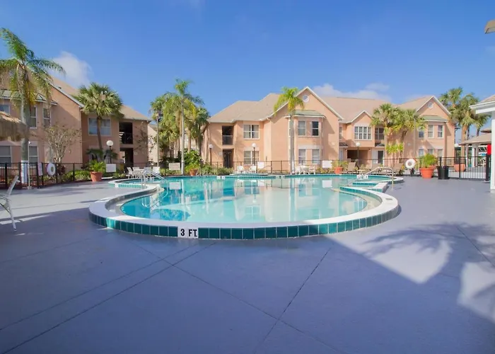 Studio With Double Bed And Community Pool Miles From Disney! Orlando