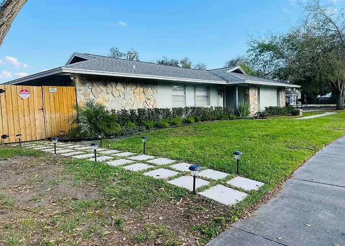 Entire Deluxe Studio In Orlando Near Disney Universal Studio Airpot And The Convention Center