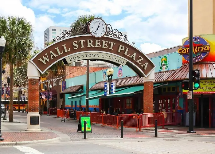 Entire Deluxe Studio In Orlando Near Disney Universal Studio Airpot And The Convention Center