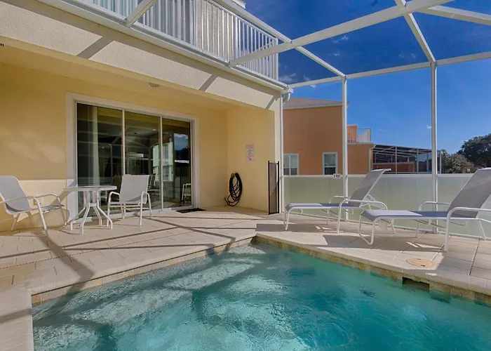 Modern 8 Guest End Town Home Pool Balcony 1507