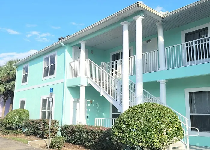 Huge Screened Patio That Overlooks Lake Buck, Near Famous Attractions!!