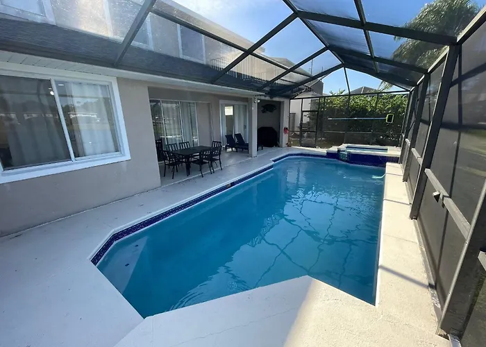 5 Bedrooms - 3,5 Bathrooms - Sunset Lakes 2943 Sv Orlando