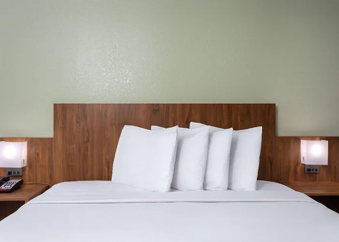 Ramada By Wyndham Altamonte Springs Near I-4