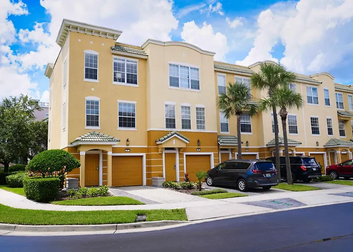 Spacious Townhome Wpatio Garage Sleeps10 Orlando