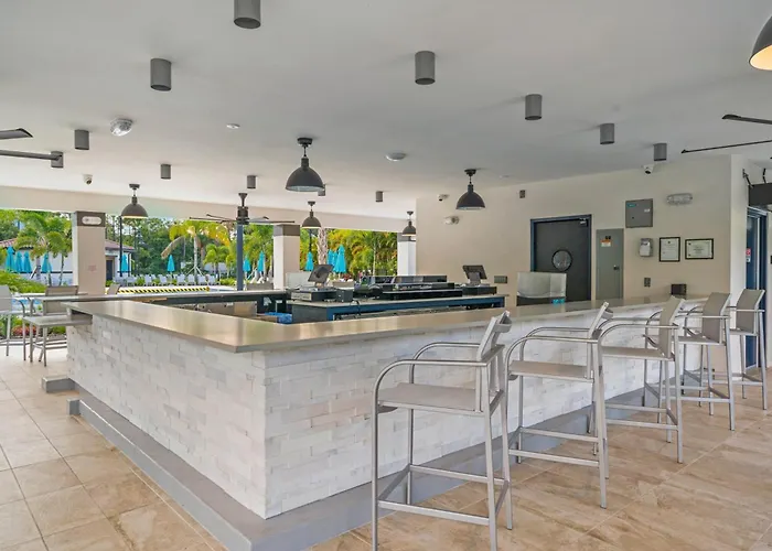 Spacious Vista Cay Condo, Near Resort Pool