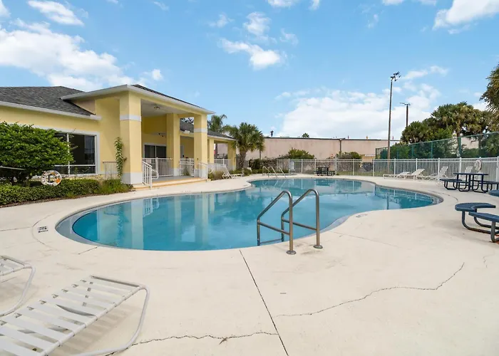 Huge Screened Patio That Overlooks Lake Buck, Near Famous Attractions!! Orlando acceptant les animaux