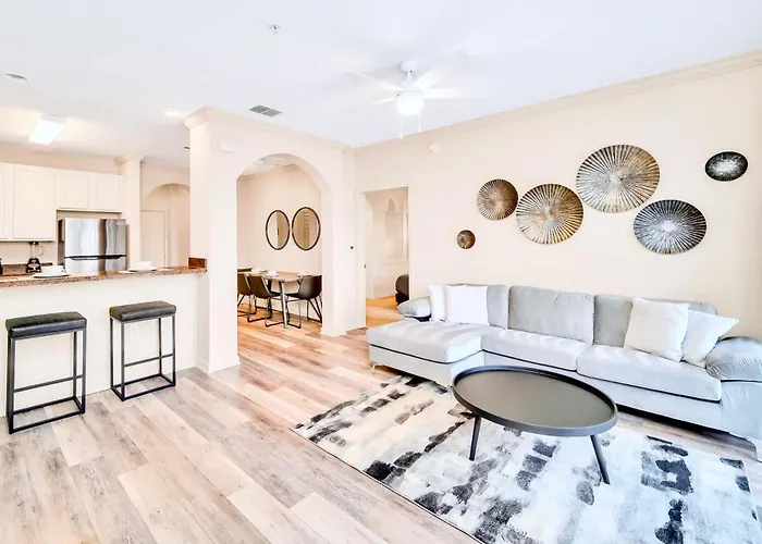Luxury 2Br Condo - Pool - Near Disney