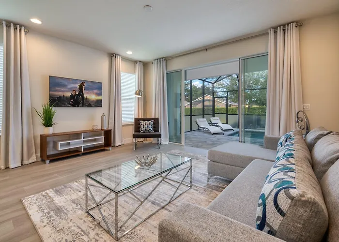 Comfortable Townhome With Private Pool Near Disney