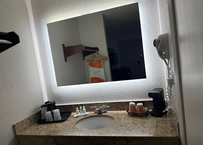 Quality Inn & Suites Orlando East - Ucf Area