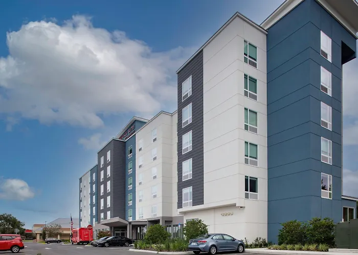 Pet friendly Towneplace Suites By Marriott Orlando Airport